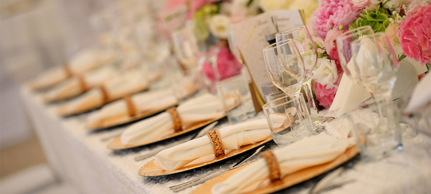 Place settings at events